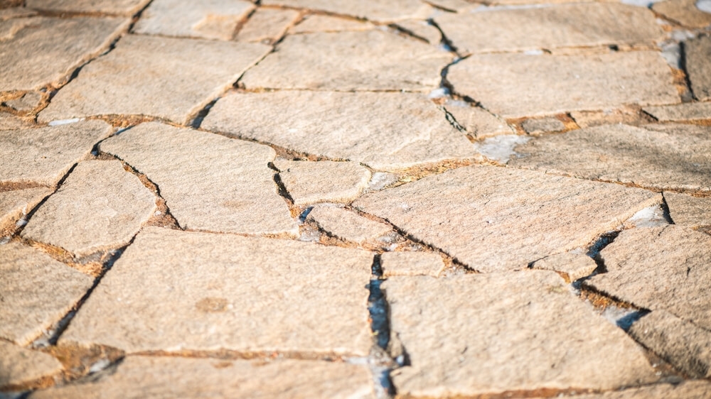 Pose de silicone sur pierre naturelle