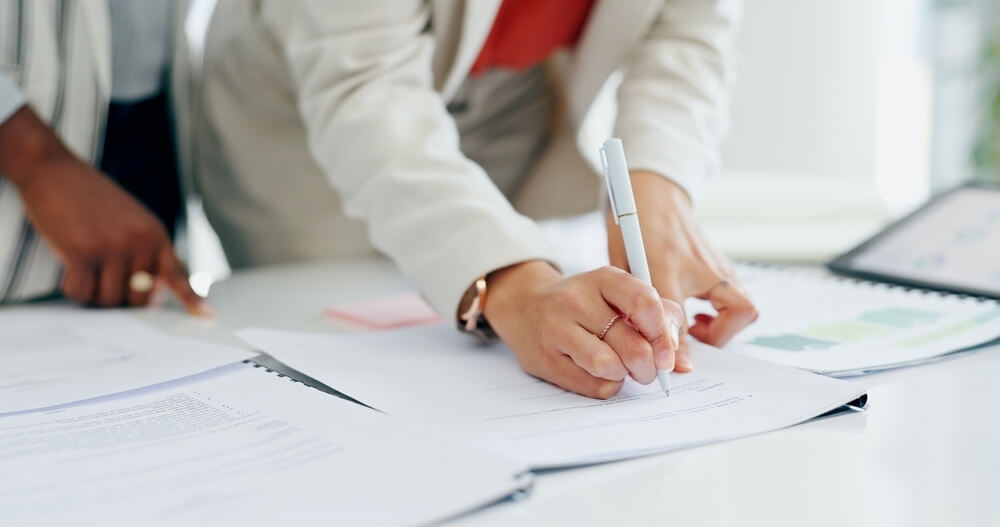 DIRECTORSHIPS MANDATES