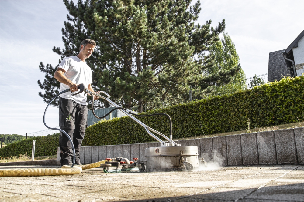 Professionelle Hofreinigung und Terrassenreinigung