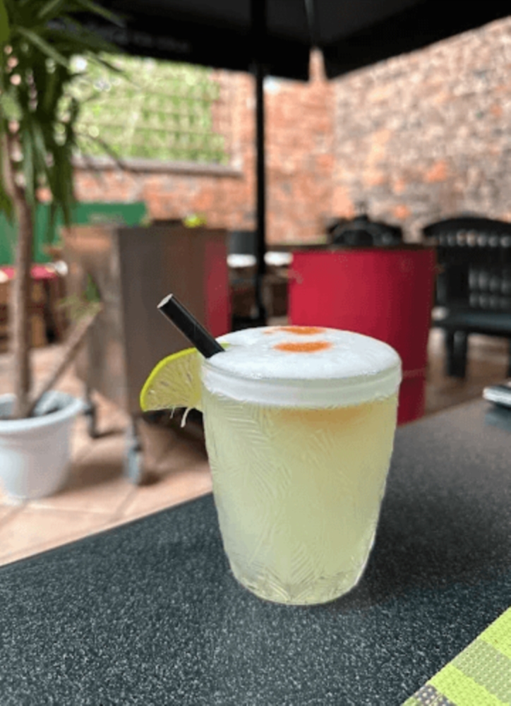 Plats traditionnels et cocktails péruviens