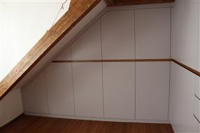 Placard sur mesure sous combles