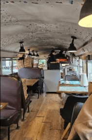 Un véritable School Bus américain transformé en pizzeria