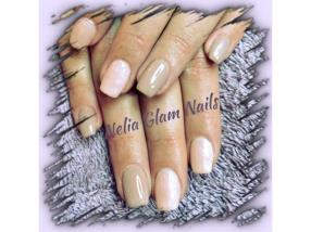 Pose d'ongles