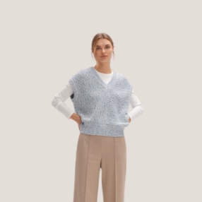 Pull tricoté bleu à manches courtes