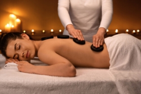 Massage aux pierres chaudes