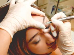 Rehaussement et pigmentation de cils