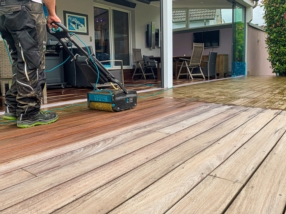 Professionell Botz vun Holzterrassen a Natursteen