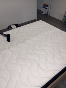 Nettoyage de canapé : retrouvez un salon propre et sain